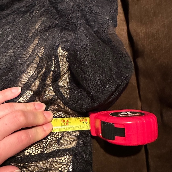 Tadashi Shoji Mermaid Delicate All Lace Gown SZ 4 Black Lace Beige Line … - Picture 15 of 16